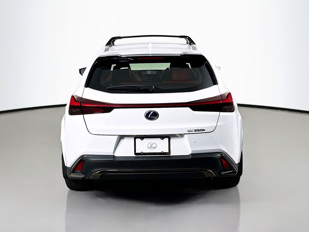 Thumbnail: 2022 Lexus UX - 6