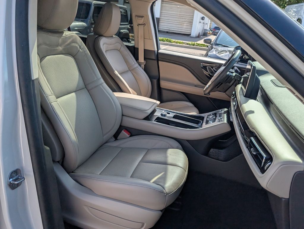 used 2023 Lincoln Aviator car, priced at $43,888