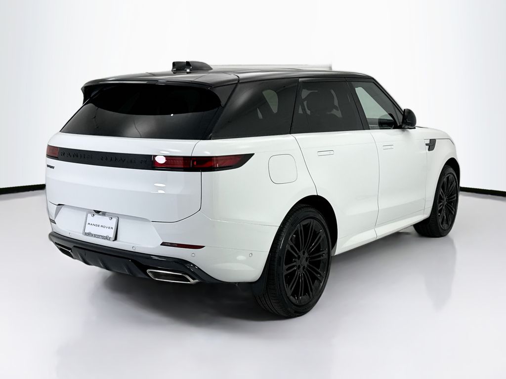 New 2026 White Land Rover Dynamic SE image 5