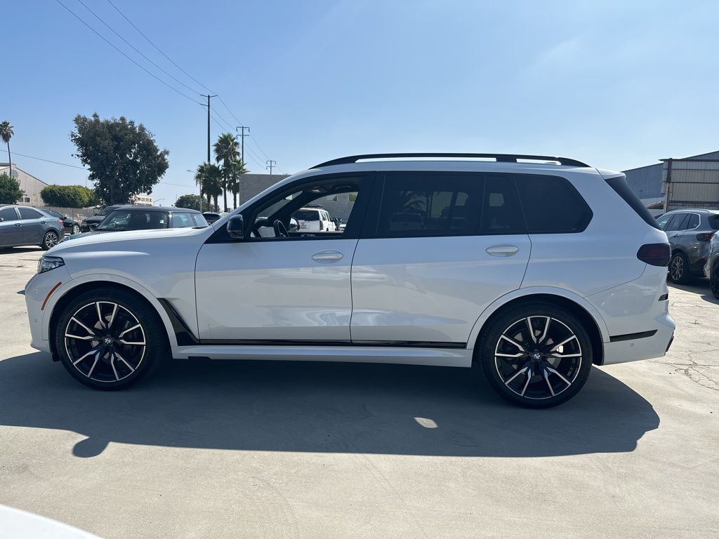 2022 BMW X7 xDrive40i 2