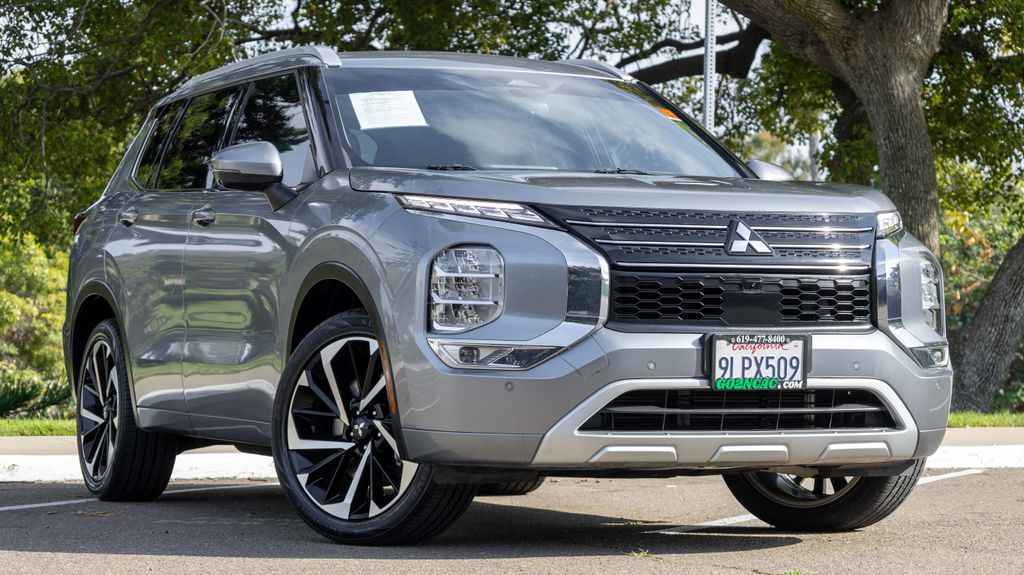 Used 2024 Mitsubishi Outlander SEL 4D Sport Utility