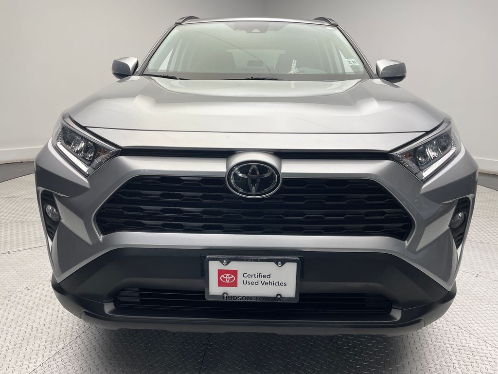 2021 Toyota RAV4 XLE 2