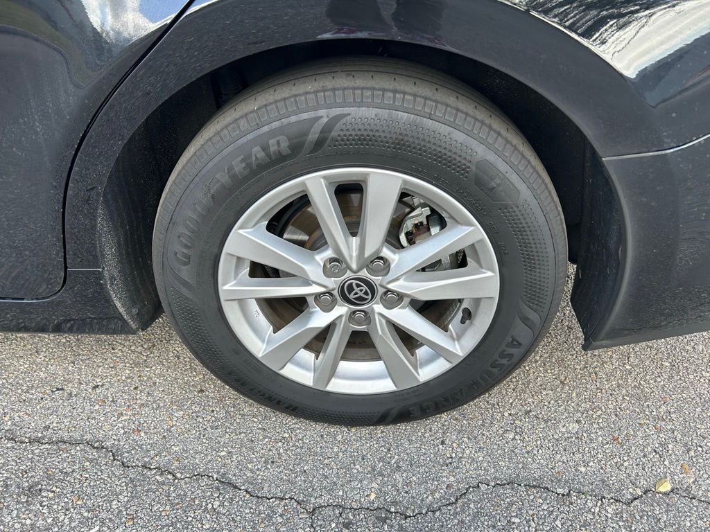 Thumbnail: 2025 Toyota Camry - 9