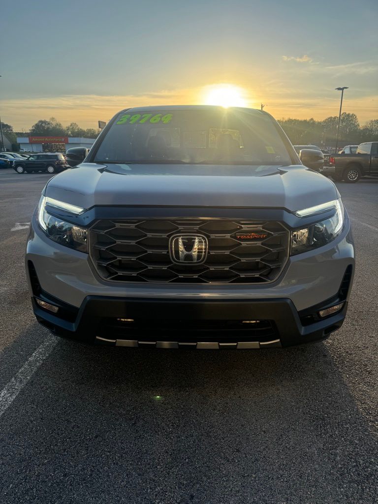 View vehicle photo 4