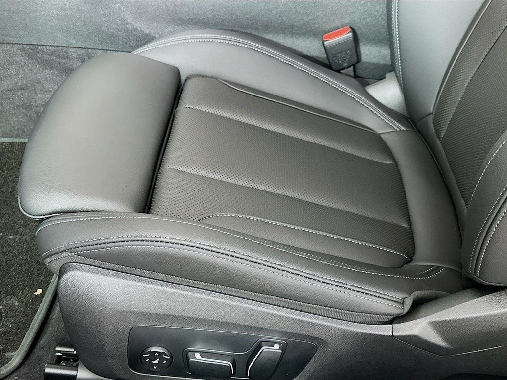 Thumbnail: 2026 BMW 4 Series - 21