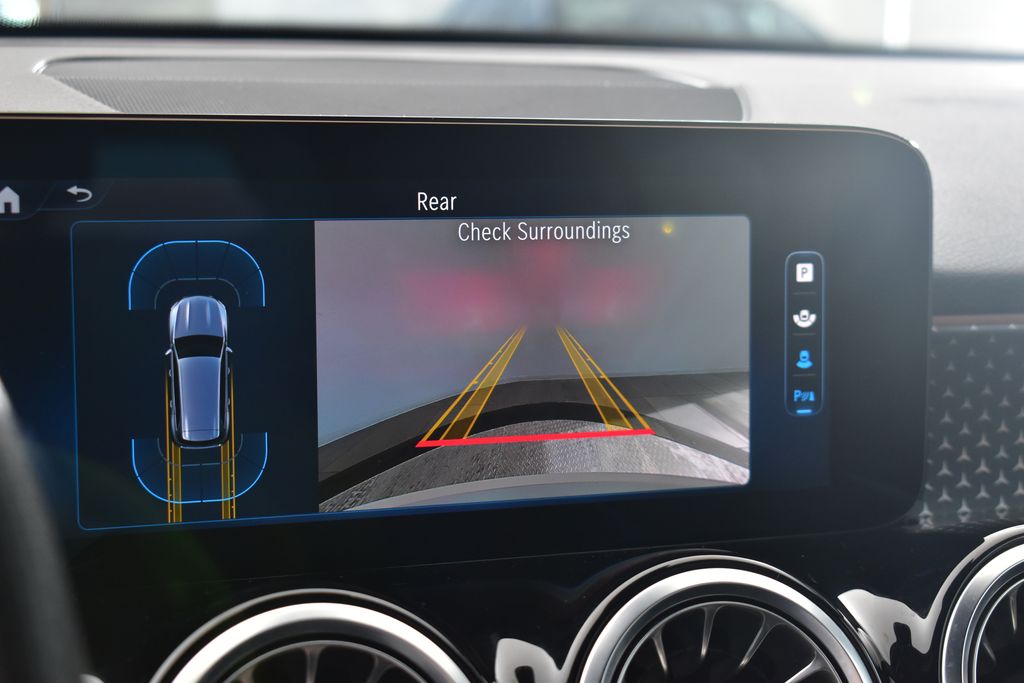 Thumbnail: 2025 Mercedes-Benz GLB - 19