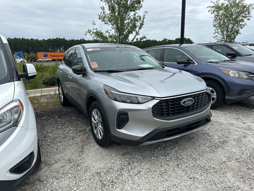 2023 Iconic Silver Metallic Ford Escape Active FWD SUV