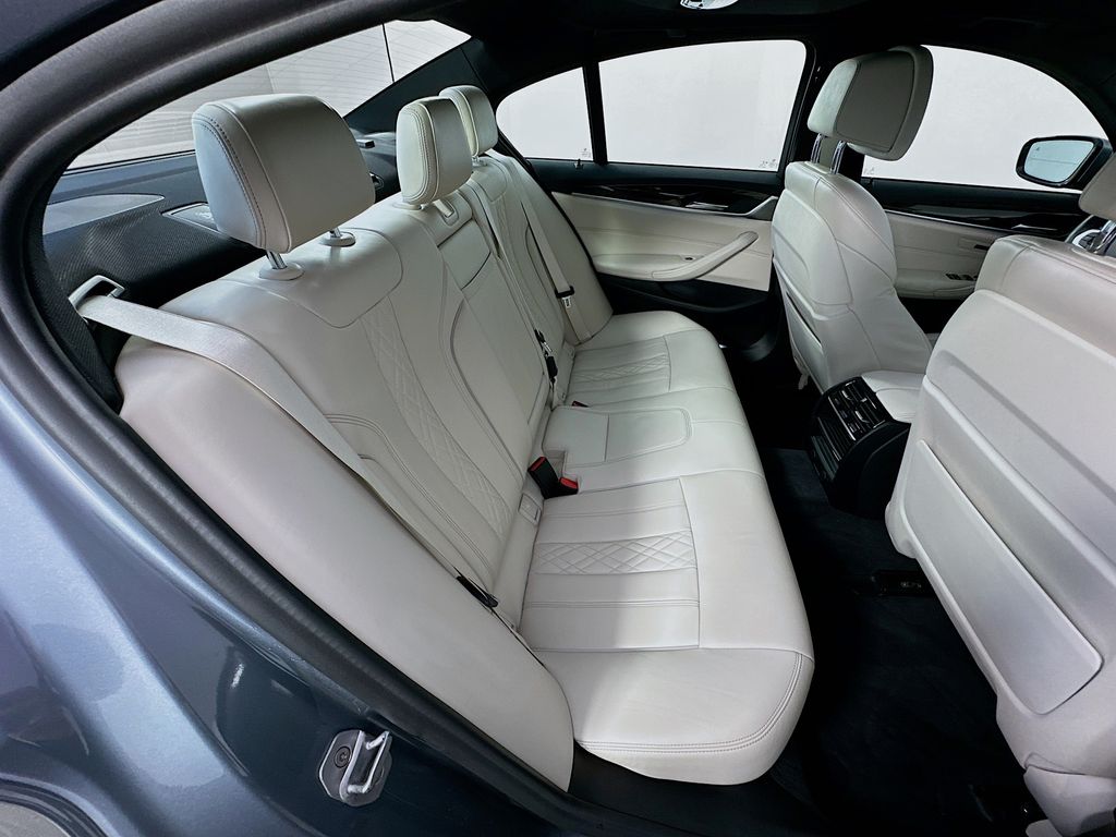 2019 BMW 5 Series 540i 28