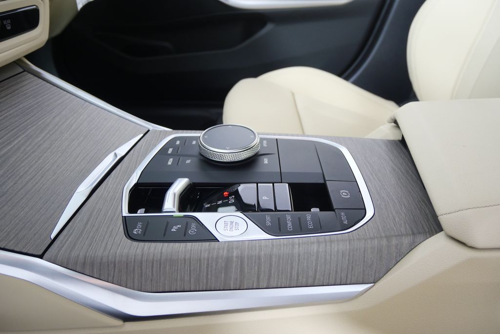 Thumbnail: 2025 BMW 3 Series - 21