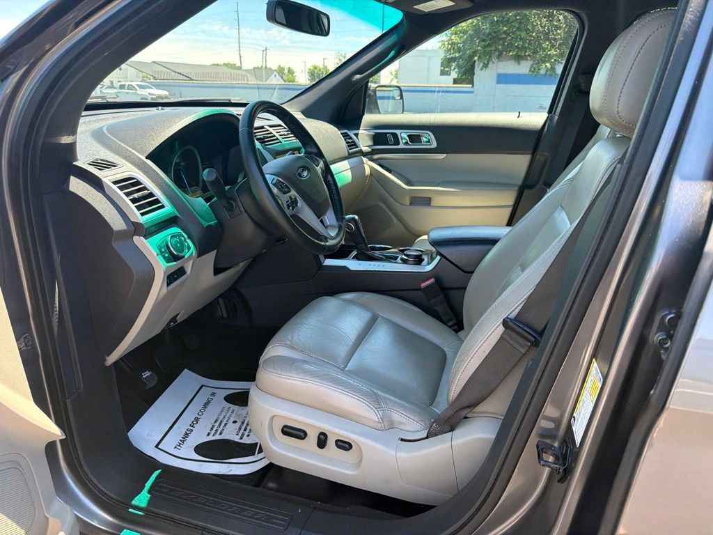 Thumbnail: 2012 Ford Explorer - 16