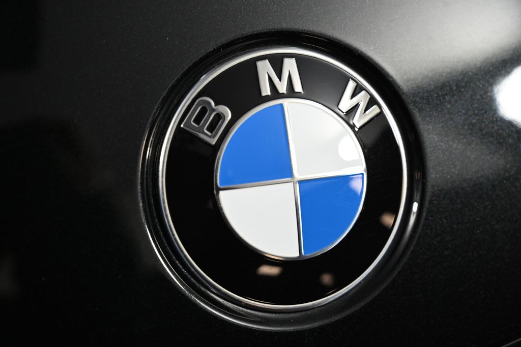 Thumbnail: 2026 BMW 3 Series - 13