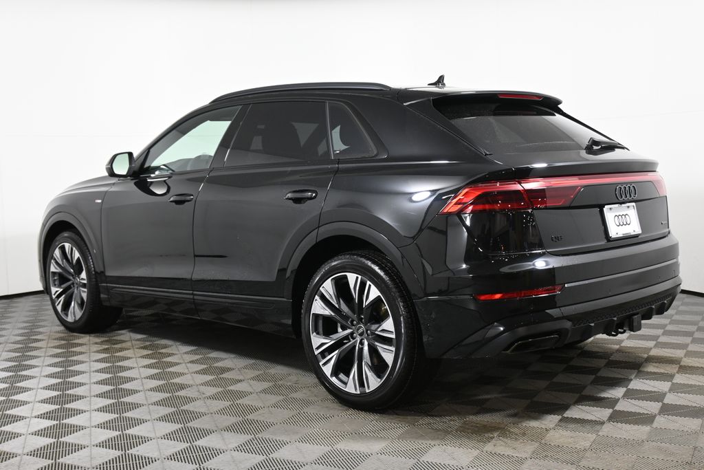 Thumbnail: 2026 Audi Q8 - 5