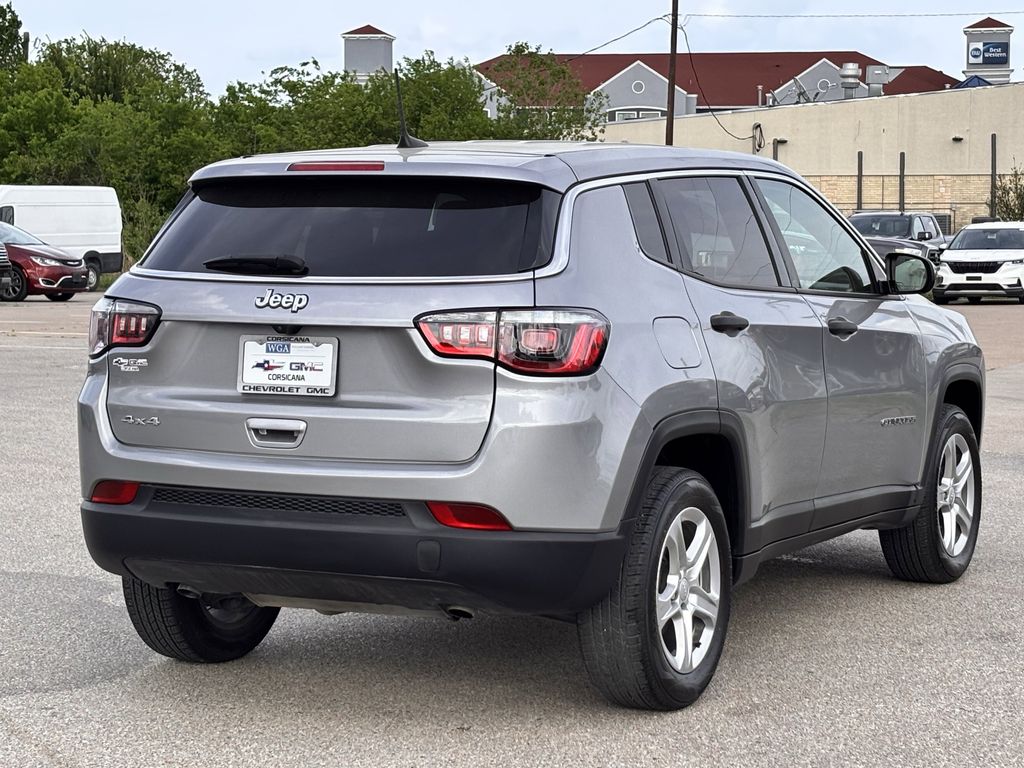 View vehicle photo 6