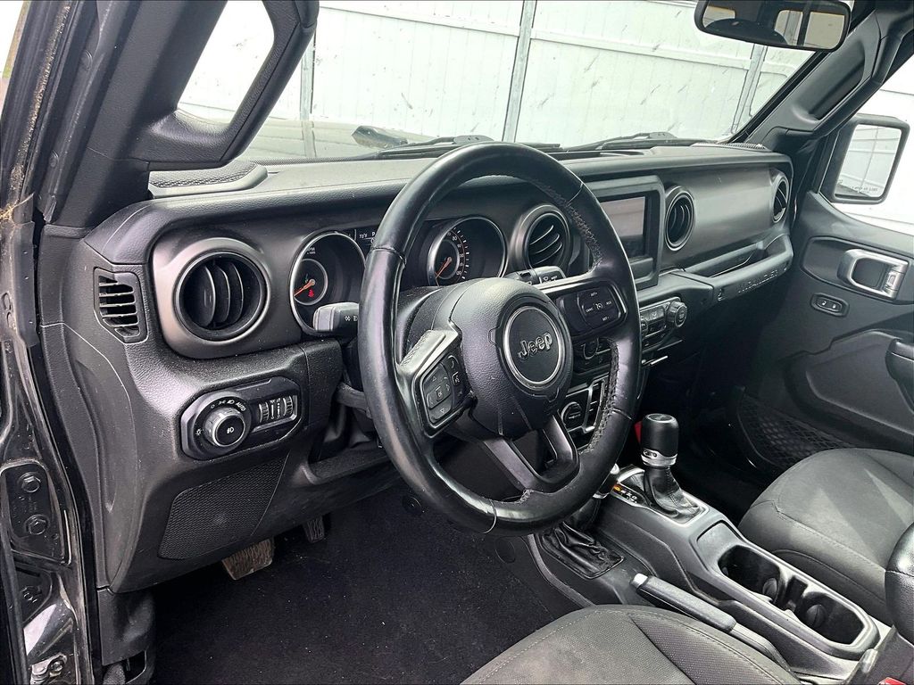 2022 Jeep Wrangler — photo 8