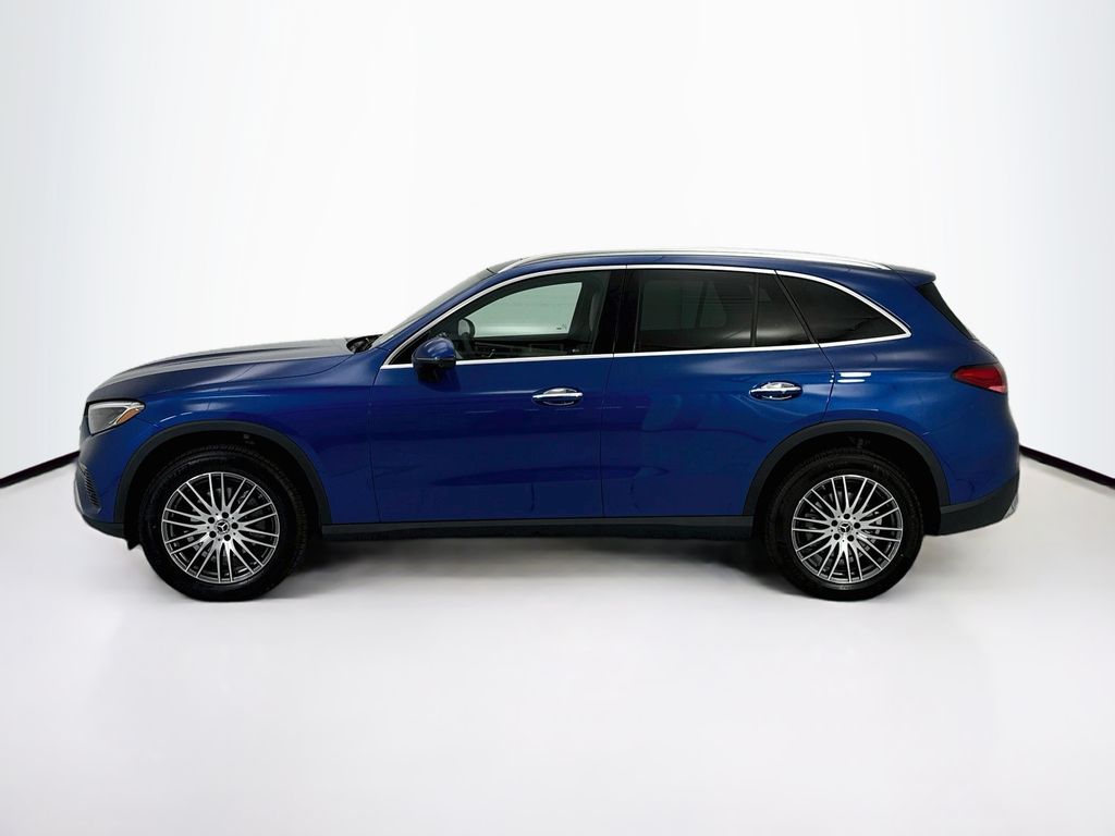 Thumbnail: 2027 Mercedes-Benz GLC - 8