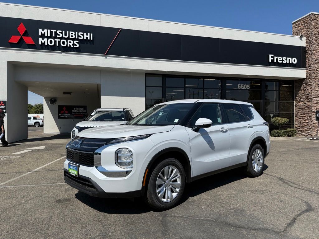 2026 Mitsubishi Outlander ES