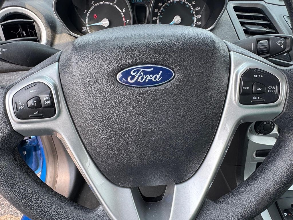 Certified Used 2019 Lightning Blue Metallic Ford SE image 11