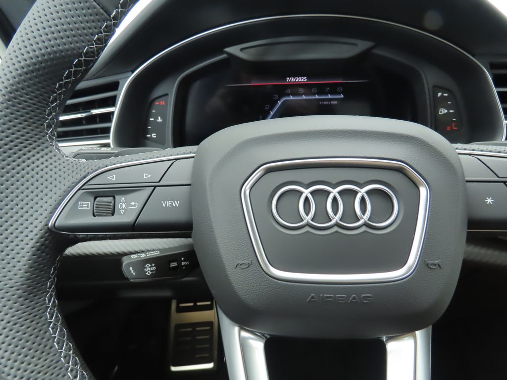 Thumbnail: 2025 Audi SQ7 - 12