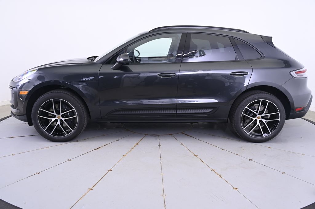Thumbnail: 2025 Porsche Macan - 2