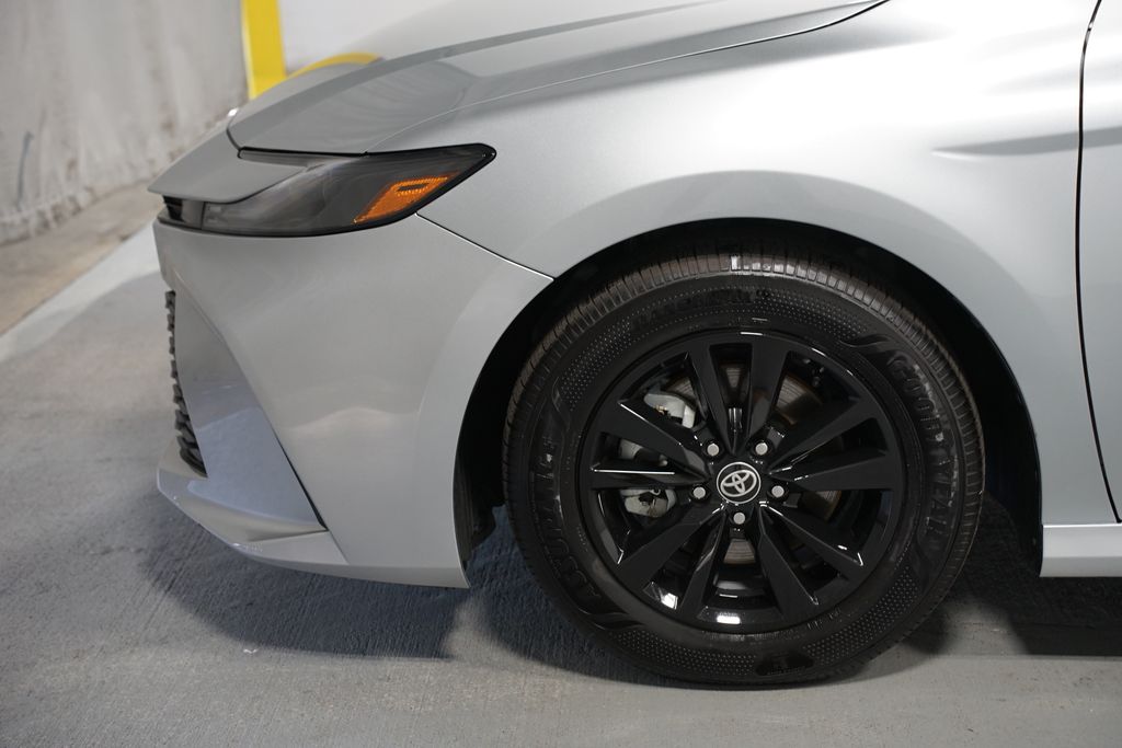 Thumbnail: 2025 Toyota Camry - 5