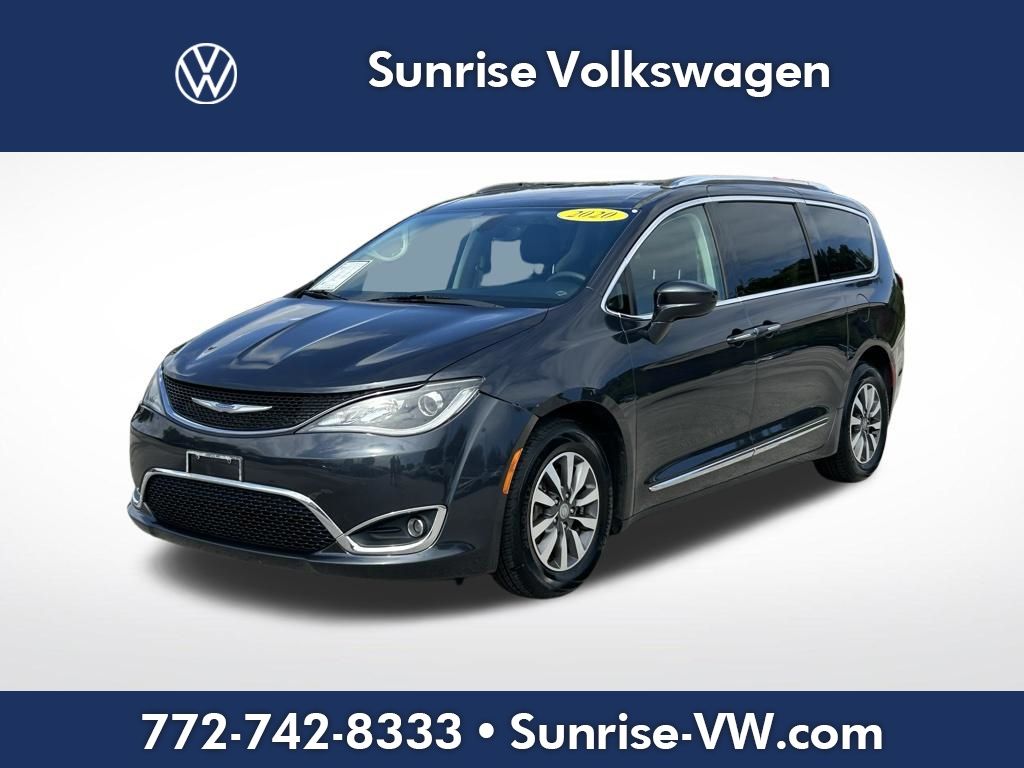 2020 Chrysler Pacifica Touring L Plus's photo
