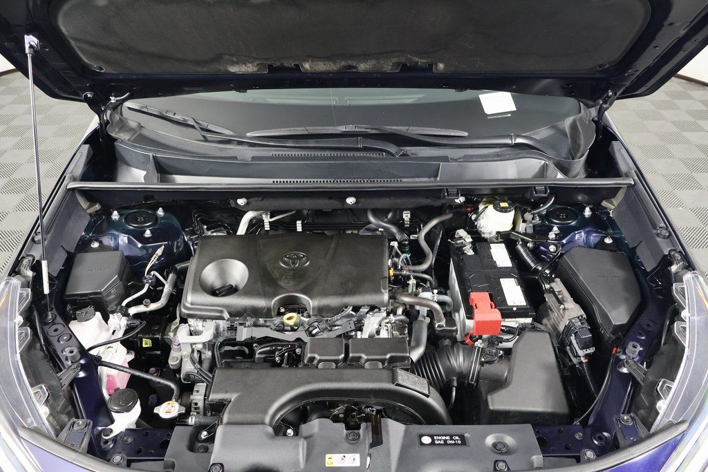Thumbnail: 2021 Toyota RAV4 - 15