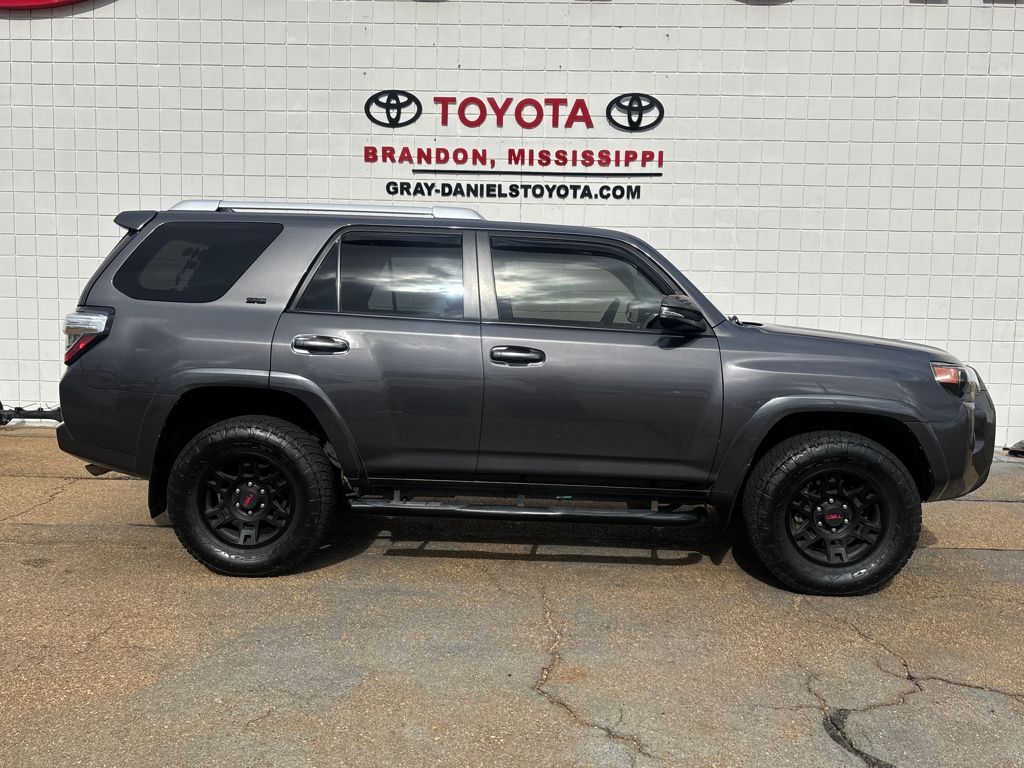 2018 Toyota 4Runner SR5 Premium's photo