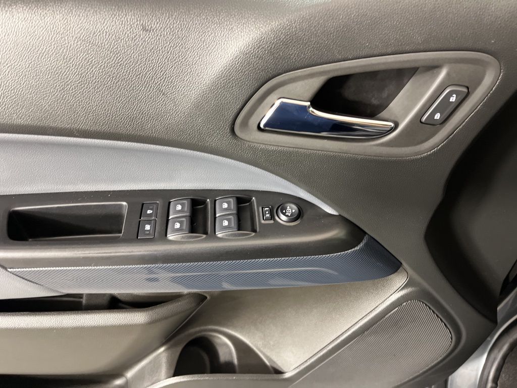 Thumbnail: 2022 Chevrolet Colorado - 25