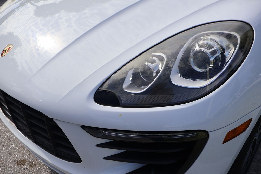 Thumbnail: 2018 Porsche Macan - 3