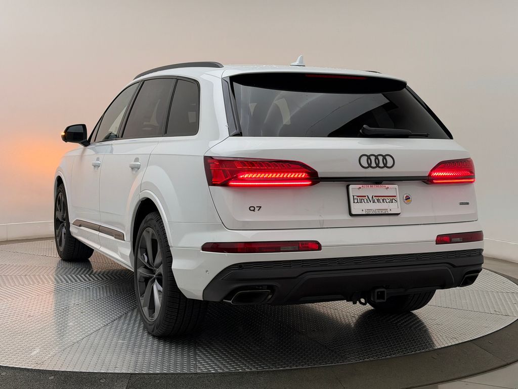 Thumbnail: 2026 Audi Q7 - 7
