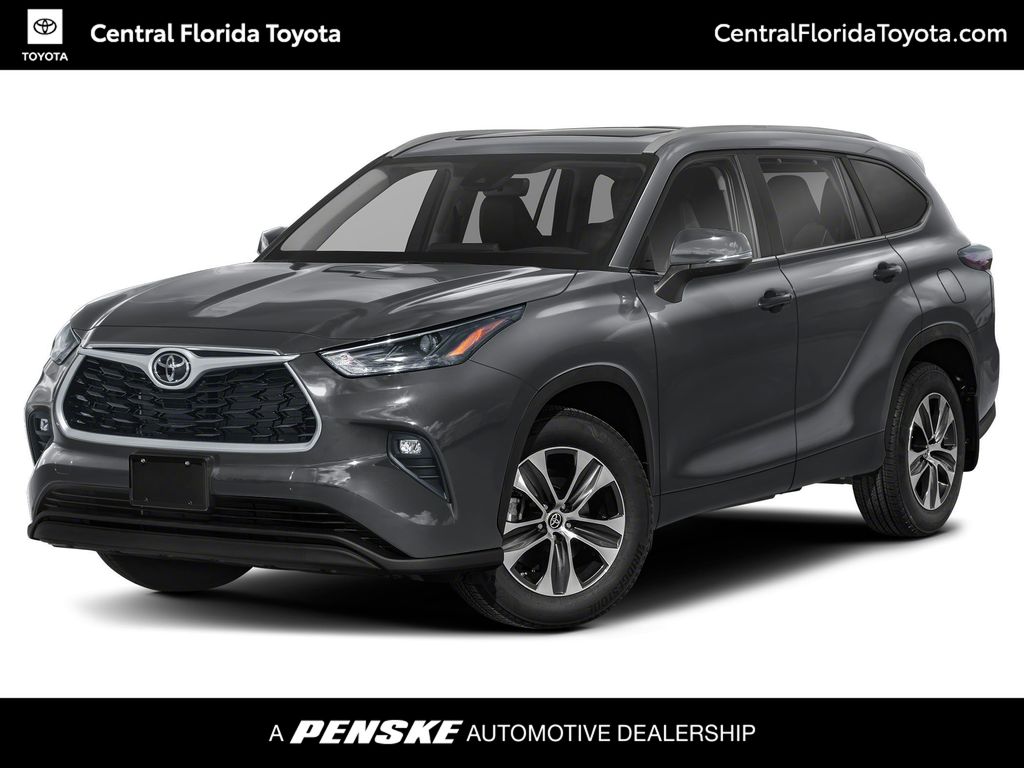 2025 Toyota Highlander XLE Hero Image
