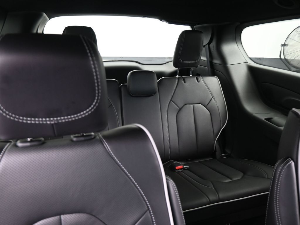 New 2026 Bright White Clearcoat Chrysler Limited image 38