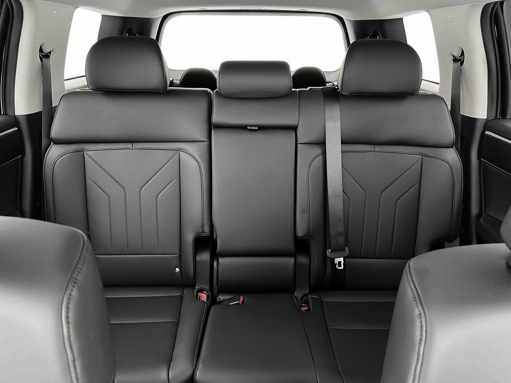 Certified Used 2025 Blue Hyundai SEL image 16