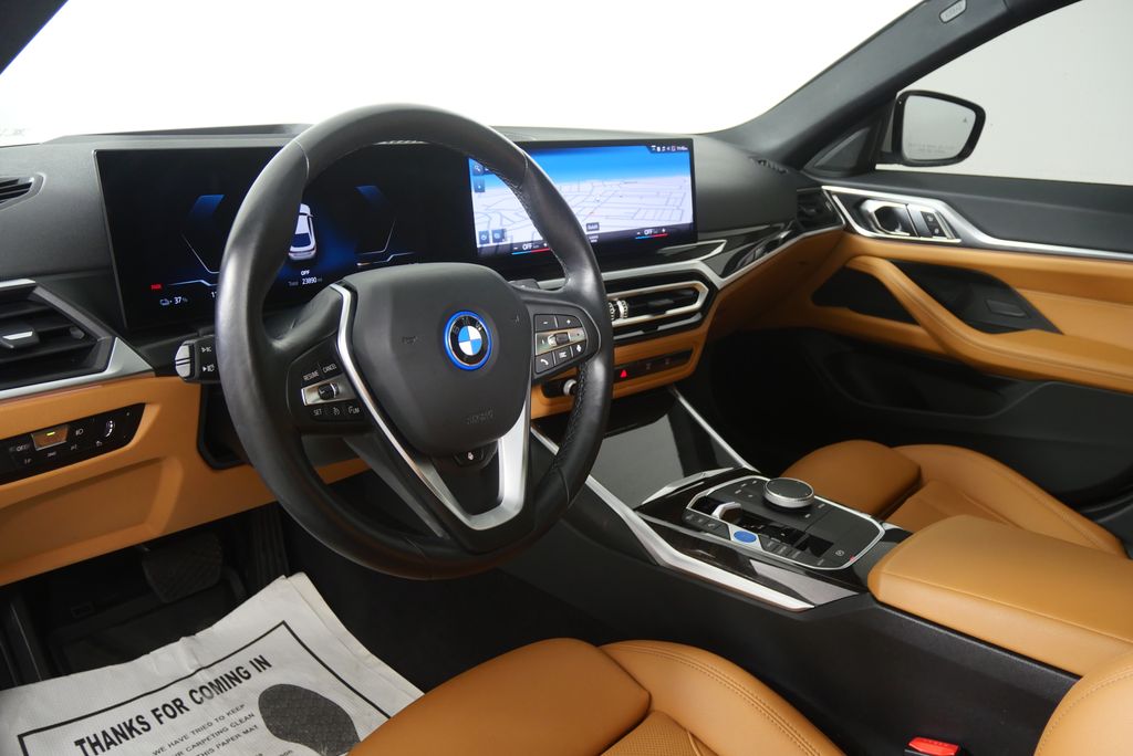 Thumbnail: 2023 BMW i4 - 12