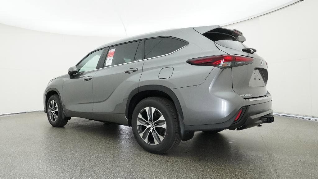 Thumbnail: 2026 Toyota Highlander - 4
