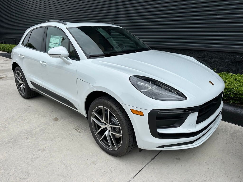 Thumbnail: 2026 Porsche Macan - 12