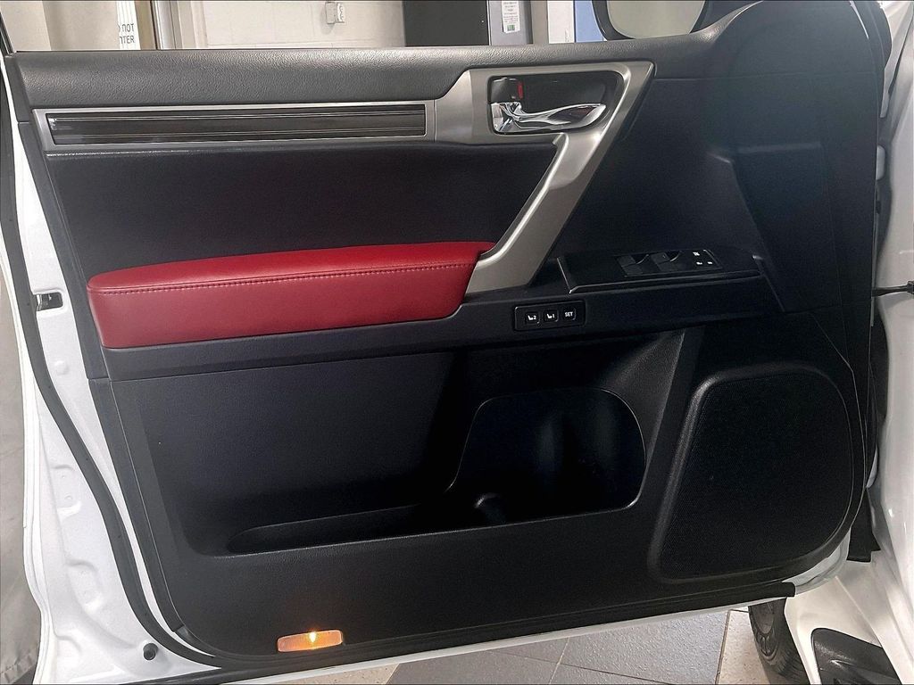 2022 Lexus GX — photo 9