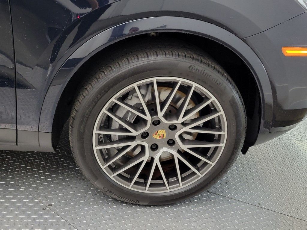 Thumbnail: 2022 Porsche Cayenne - 10