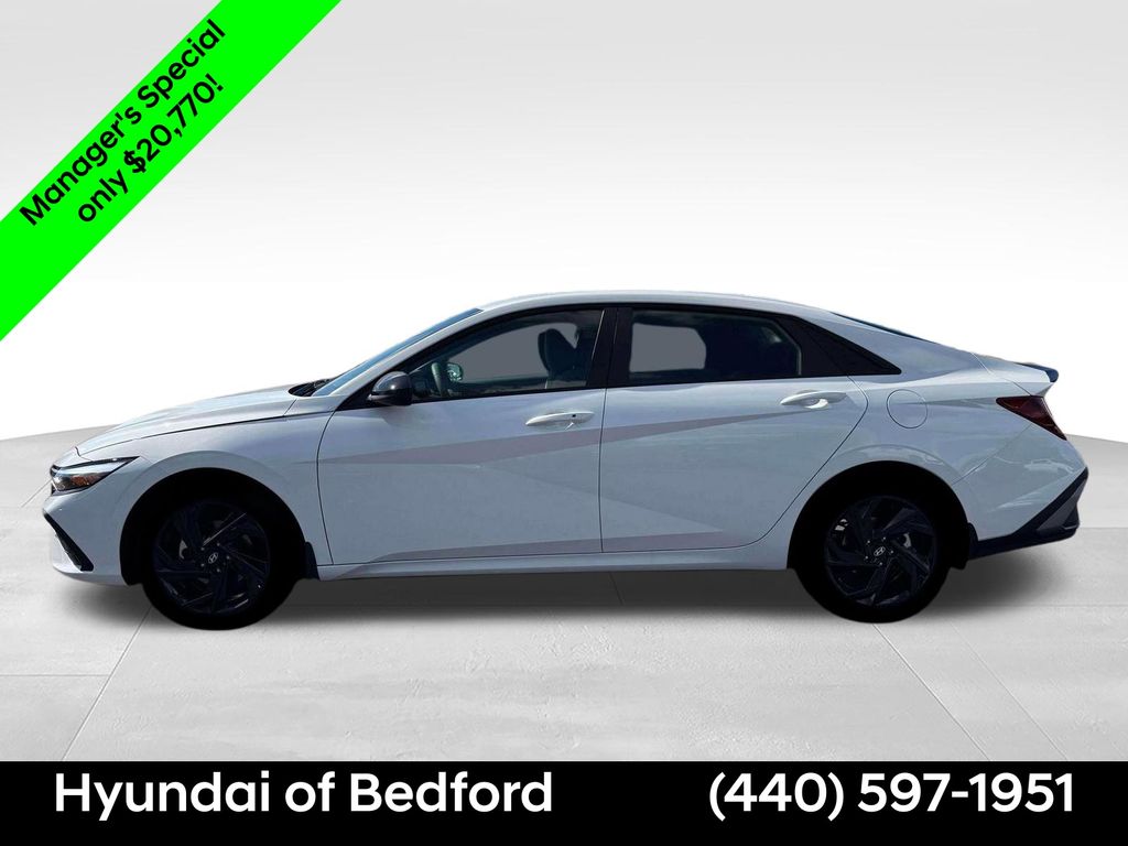 2026 Hyundai Elantra SEL Sport - Image 3