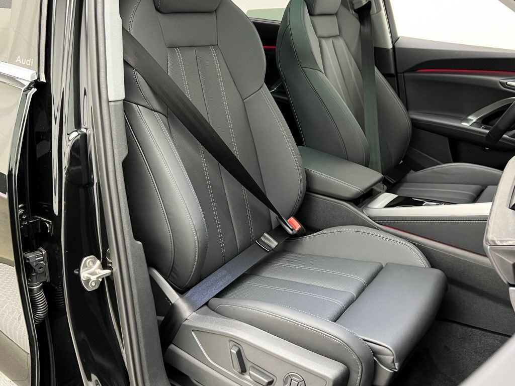 Thumbnail: 2025 Audi Q5 - 11