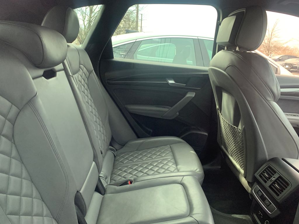 Thumbnail: 2023 Audi SQ5 - 9