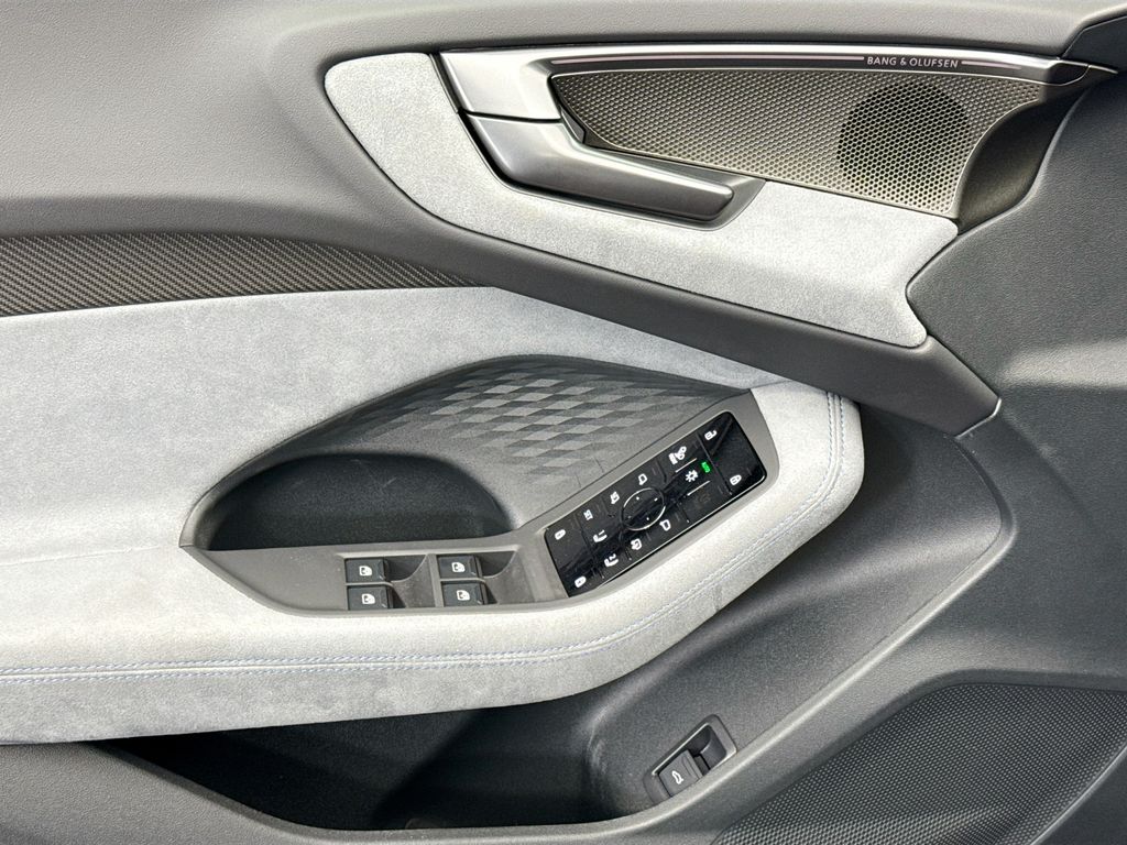 Thumbnail: 2025 Audi S5 - 23