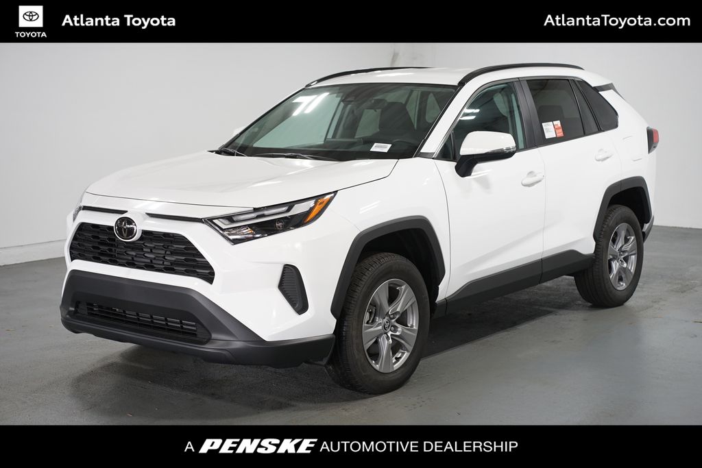 2025 Toyota RAV4 XLE's photo