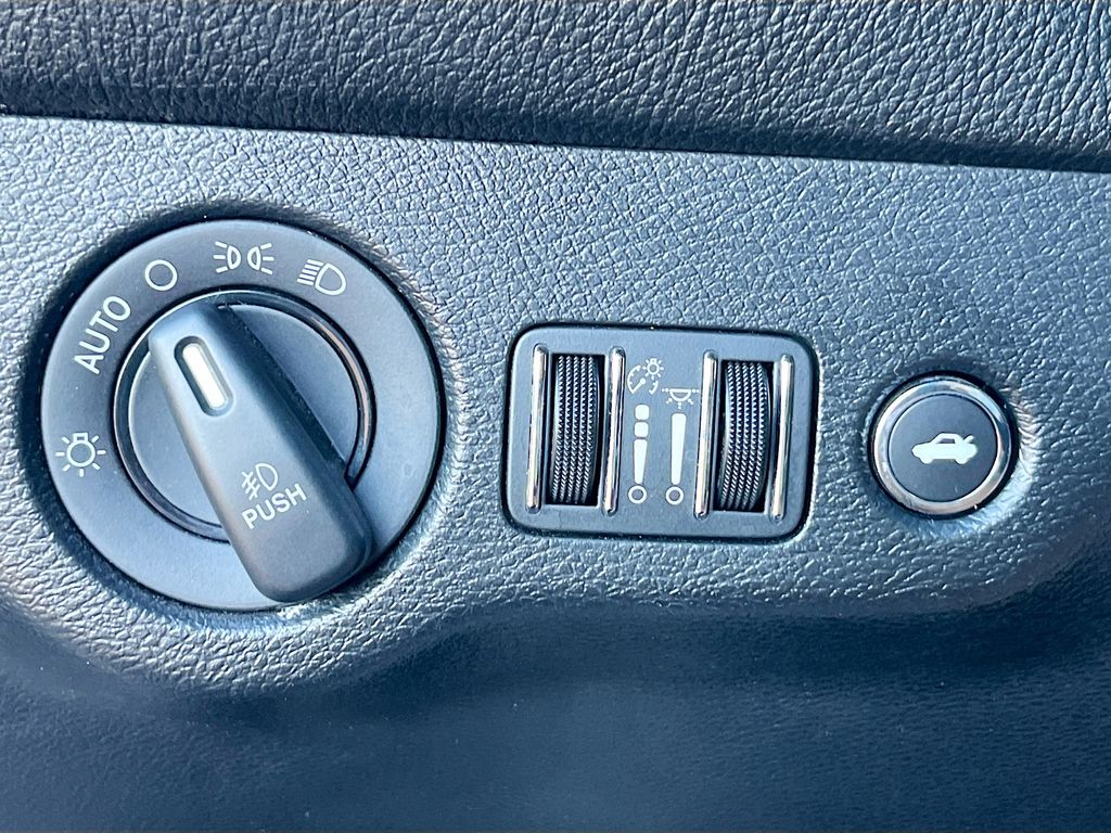 Used 2022 Gray Dodge R/T Scat Pack image 10