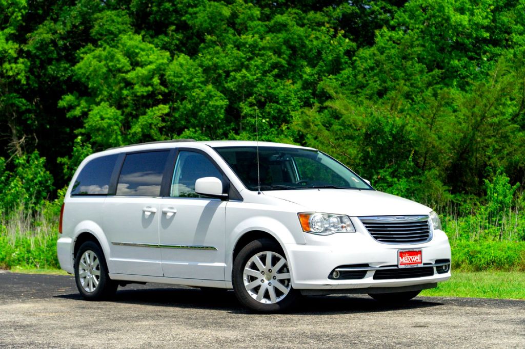 Bright White Clearcoat 2016 Chrysler Town & Country Touring FWD Minivan Front-Wheel Drive 6-Speed Automatic