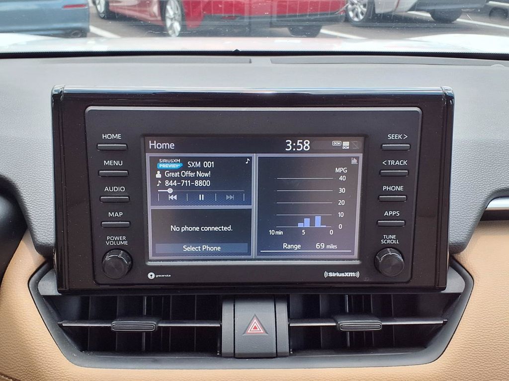 2022 Toyota RAV4 XLE - Photo 20