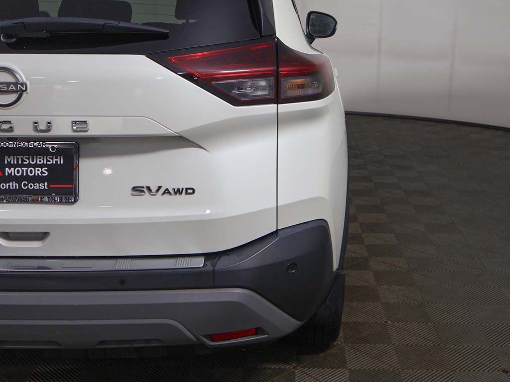 Used 2023 White Nissan SV image 17