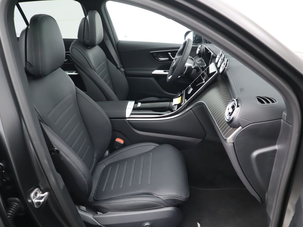 Thumbnail: 2026 Mercedes-Benz GLC - 22