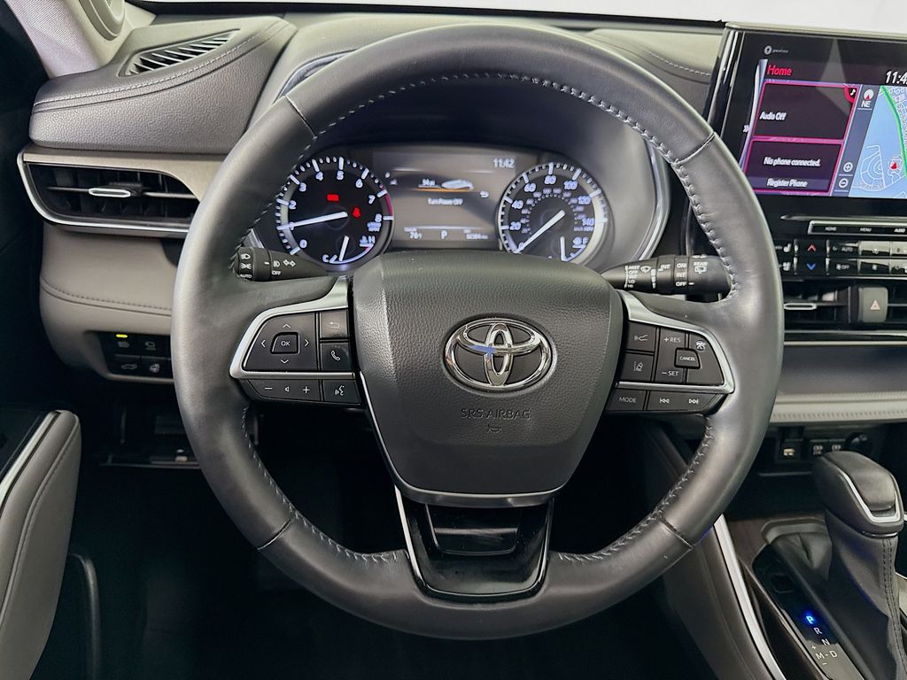 Thumbnail: 2020 Toyota Highlander - 11