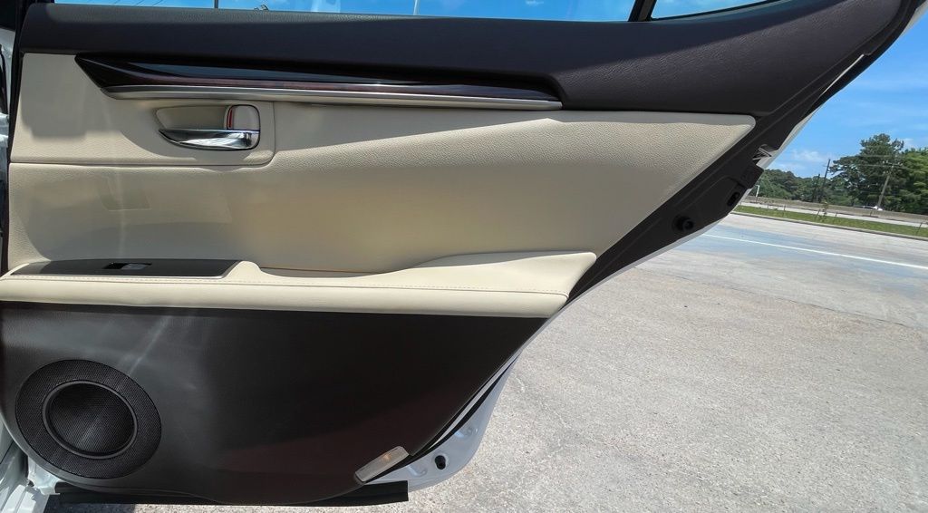 2018 Lexus ES 350 White at Emmons Autoplex